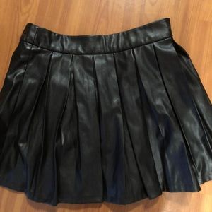 Forever 21 pleather pleated A skirt in Black